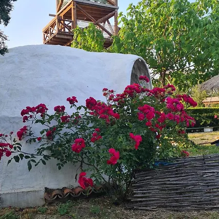 La Colibe, Catun Arhaic Ecologic Camping *