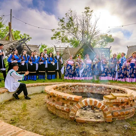 캠프장 La Colibe, Catun Arhaic Ecologic 콘스탄차