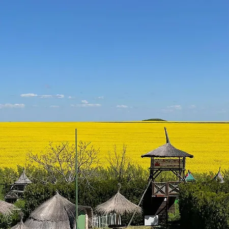 אתר קמפינג La Colibe, Catun Arhaic Ecologic *