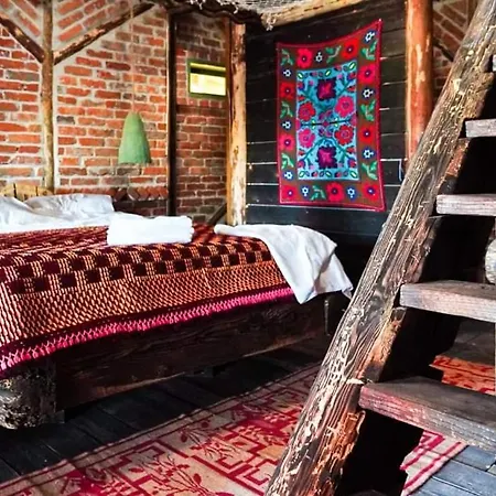 Kemping La Colibe, Catun Arhaic Ecologic *