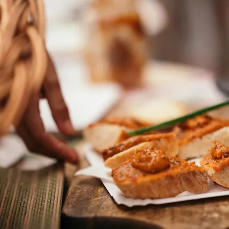 La Colibe, Catun Arhaic Ecologic Kemping Konstanca