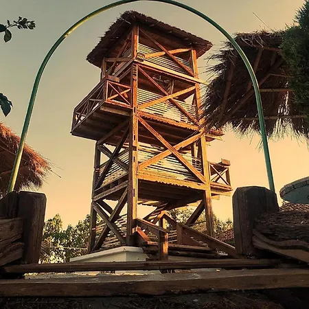 La Colibe, Catun Arhaic Ecologic Kemping