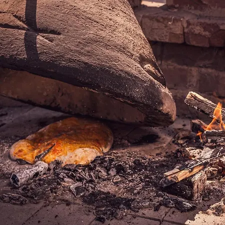 Kemping La Colibe, Catun Arhaic Ecologic