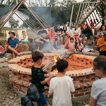 Kemping La Colibe, Catun Arhaic Ecologic *