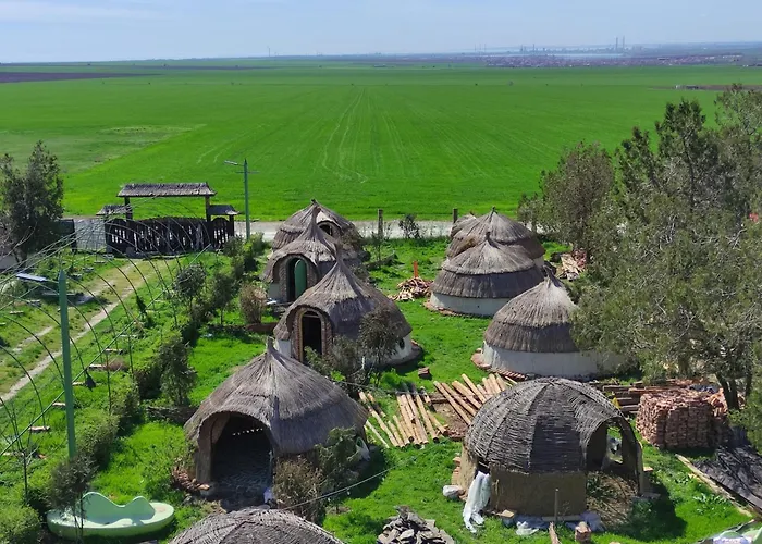 キャンプ場 La Colibe, Catun Arhaic Ecologic *