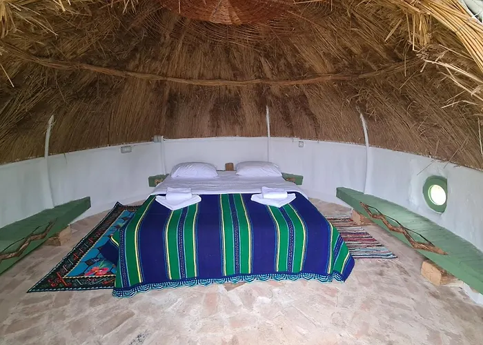 キャンプ場 La Colibe, Catun Arhaic Ecologic