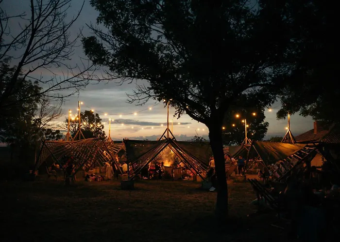 キャンプ場 La Colibe, Catun Arhaic Ecologic