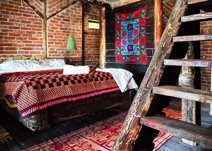 キャンプ場 La Colibe, Catun Arhaic Ecologic *