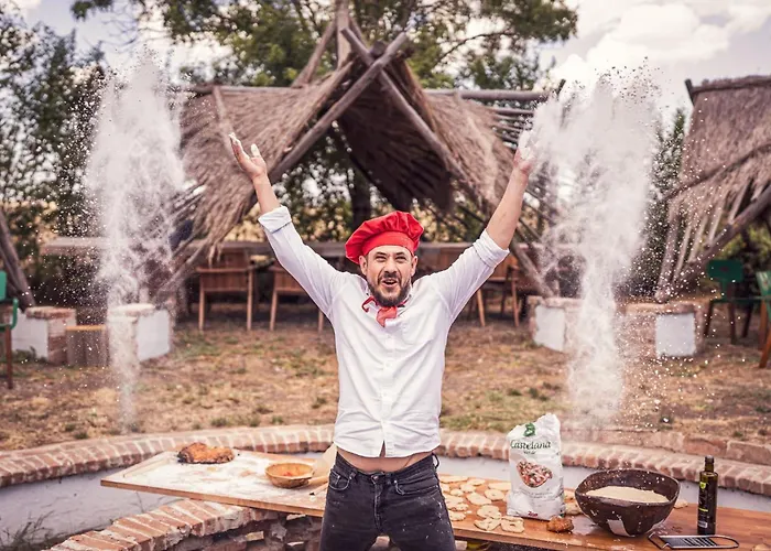 キャンプ場 La Colibe, Catun Arhaic Ecologic *